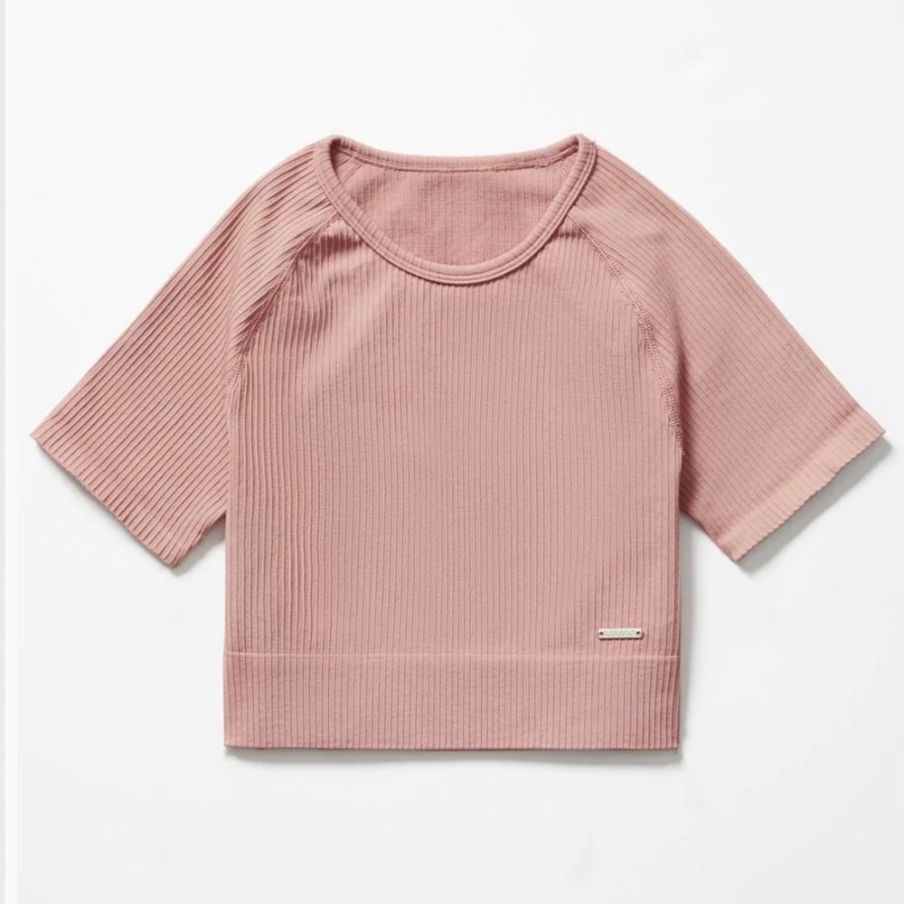 Lilia’s Active Ribbed Knit Crop Tee